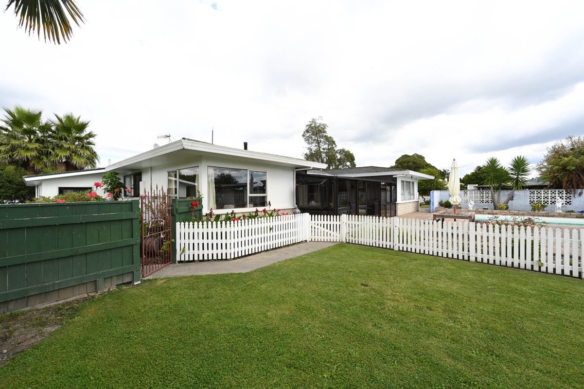 94 Burness Road, Meeanee, Napier - Carousel 2