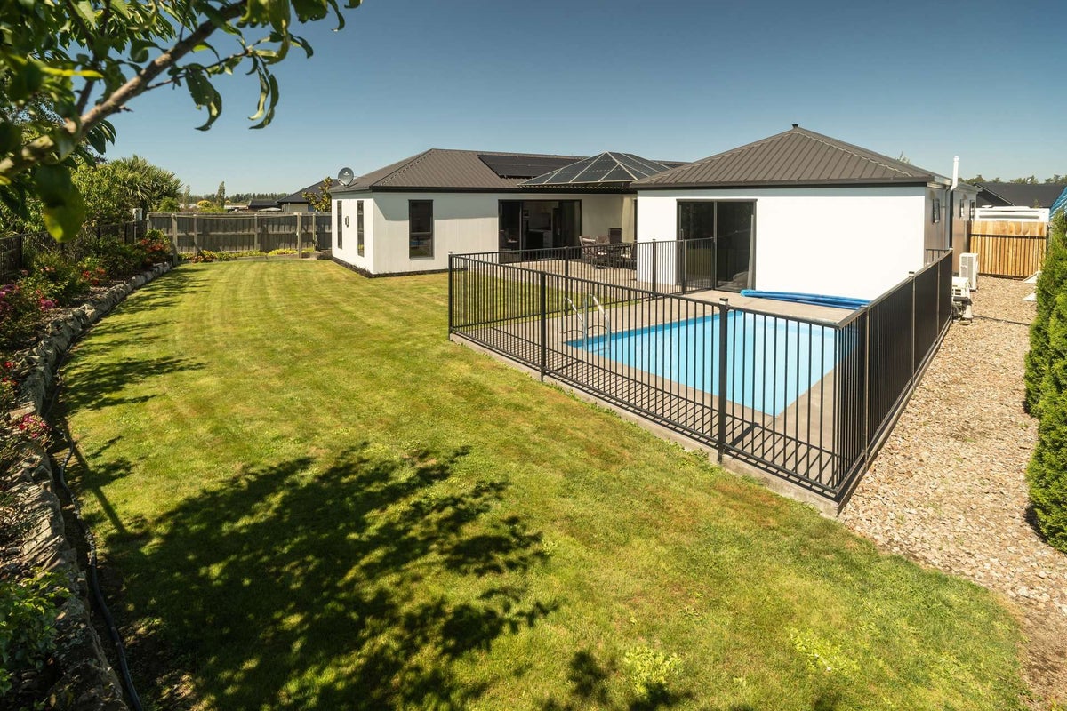 17 Redhaven Rise, Netherby, Ashburton - Carousel 1