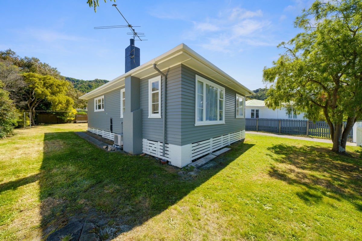 33 Karaka Street, Wainuiomata, Lower Hutt - Carousel 20