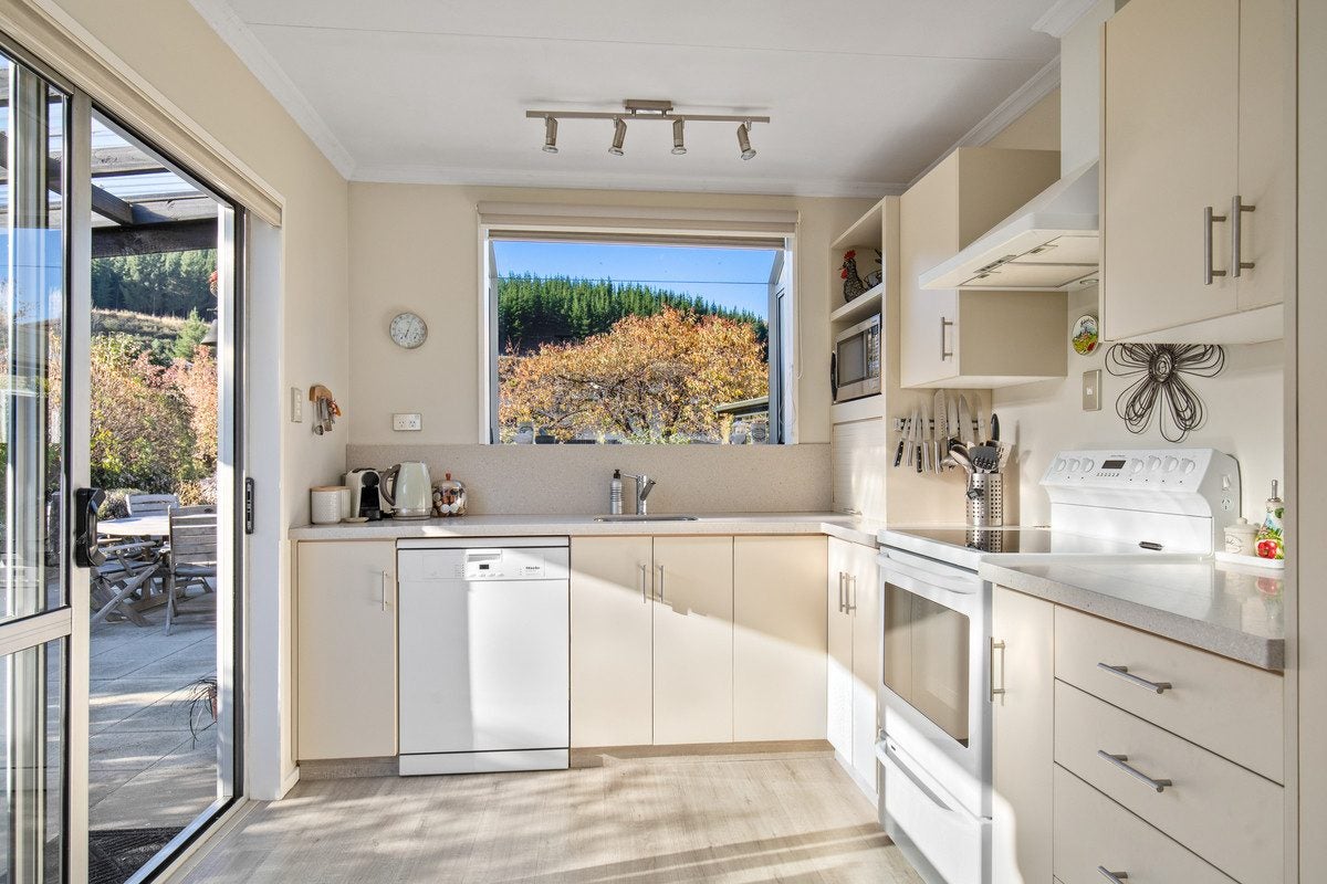 92 Hazlett Street, Clyde, Clyde - Carousel 2