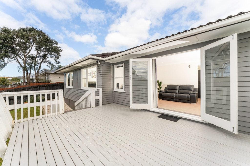 1/15 Lendic Avenue, Henderson, Auckland - Carousel 1