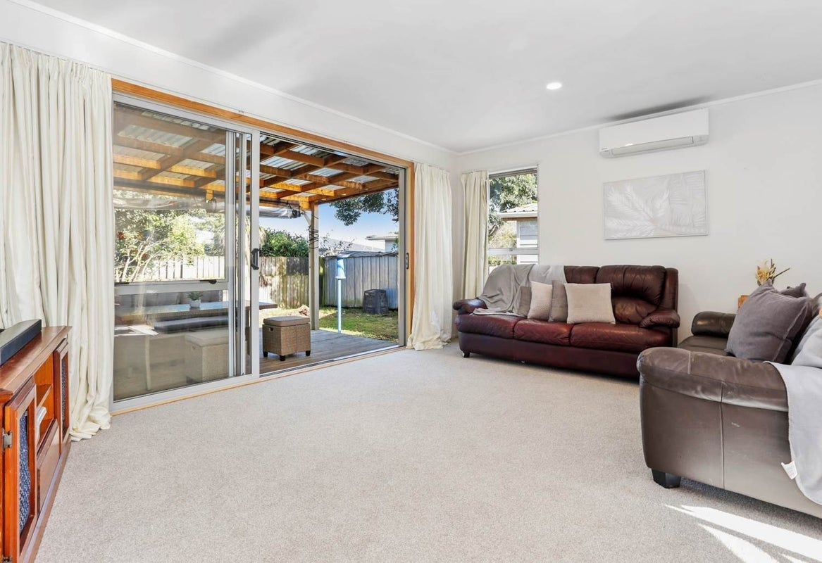 6 Primrose Place, Manurewa, Auckland - Carousel 2