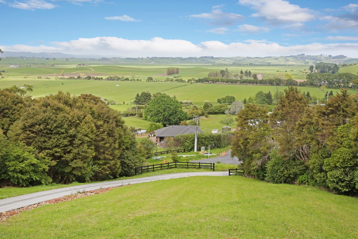 24 Pinnacle Hill Road, Pokeno - Carousel 34