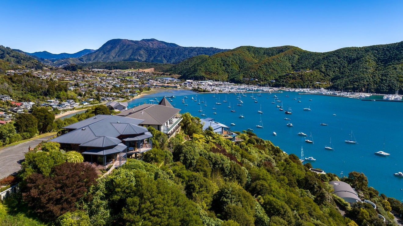 21 Marina View, WAIKAWA, PICTON - Carousel 1
