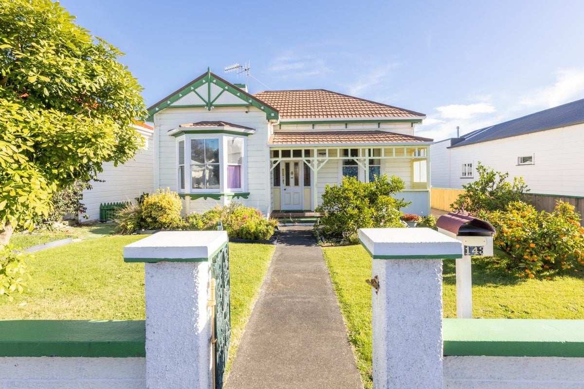 143 Wellesley Road, Napier South, Napier - Carousel 1