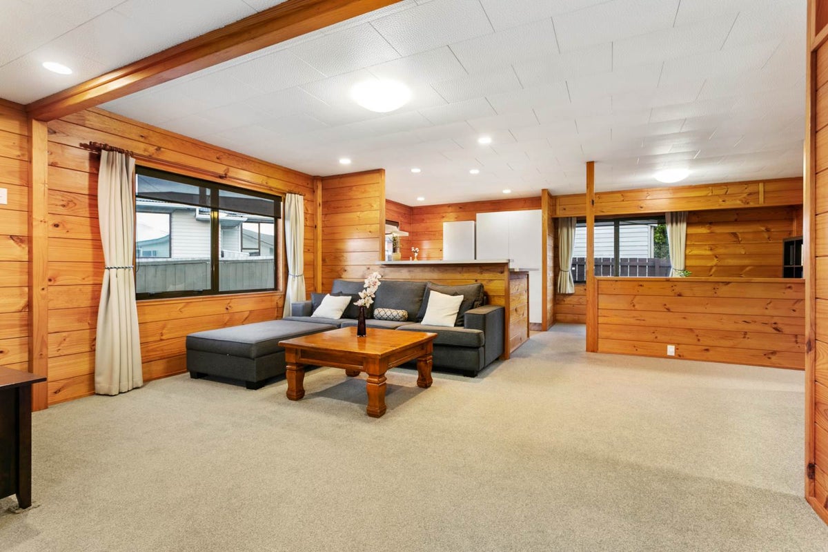 2/41 Strid Road, Te Atatu South, Auckland - Carousel 2