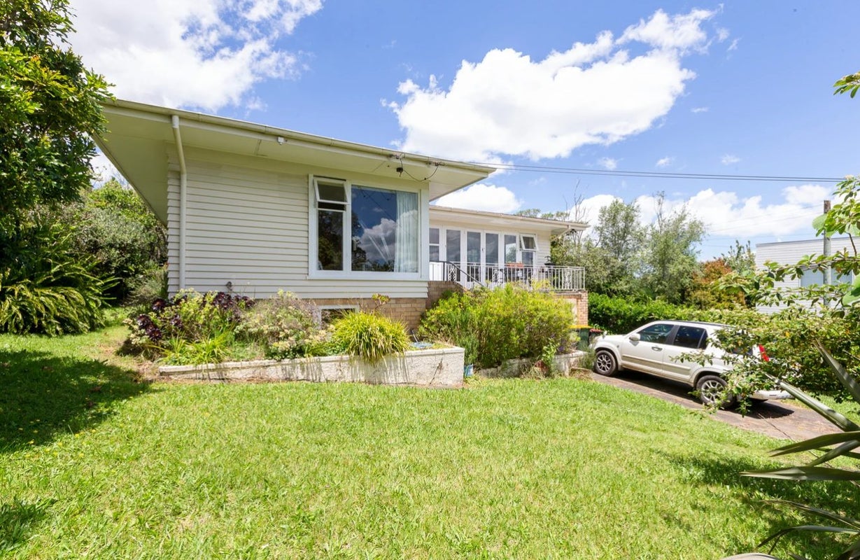 8 Pukerangi Crescent, Ellerslie, Auckland - Carousel 2