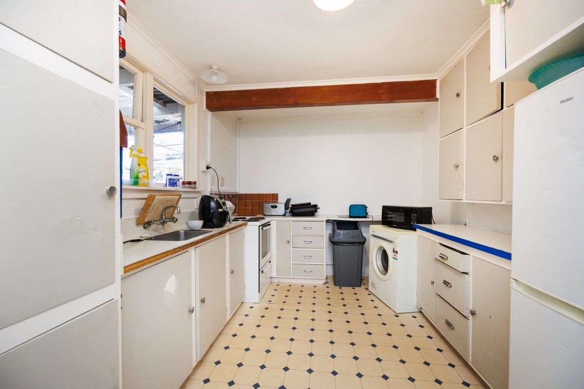 2A Antrim Place, Hokowhitu, Palmerston North - Carousel 2
