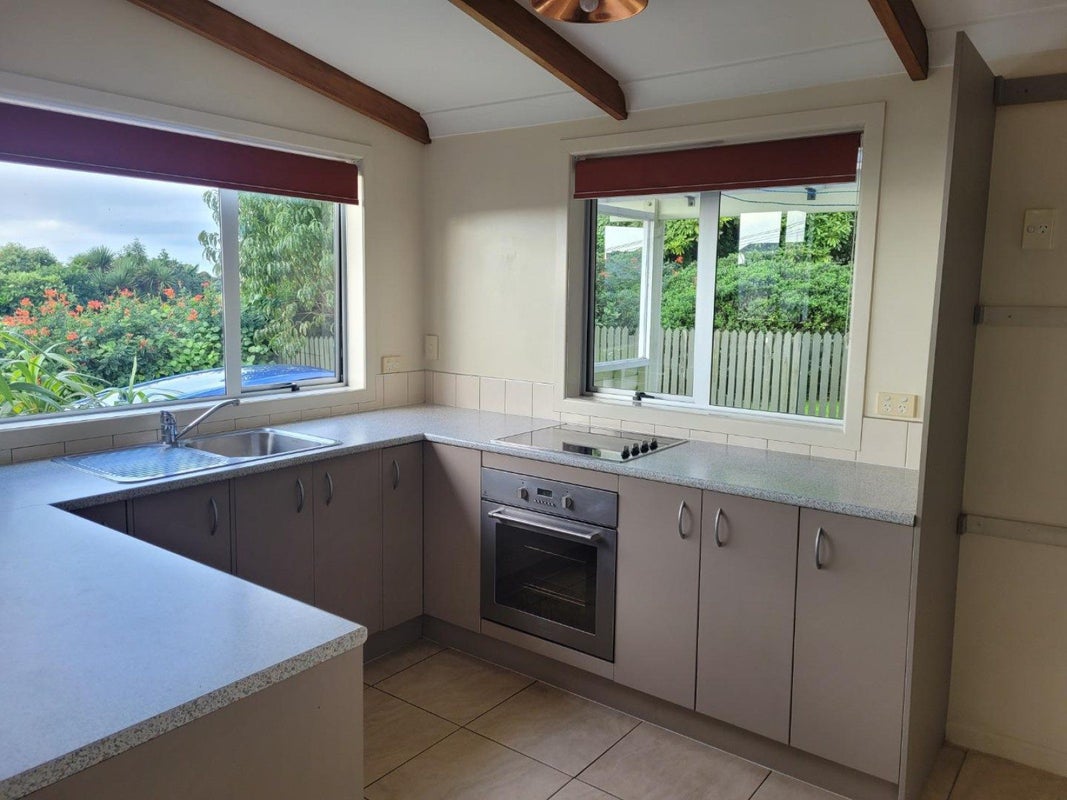 55 Pioneer Road, Moturoa, New Plymouth - Carousel 2