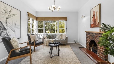 18 Hampton Hill Road, Tawa, Wellington - Carousel 1