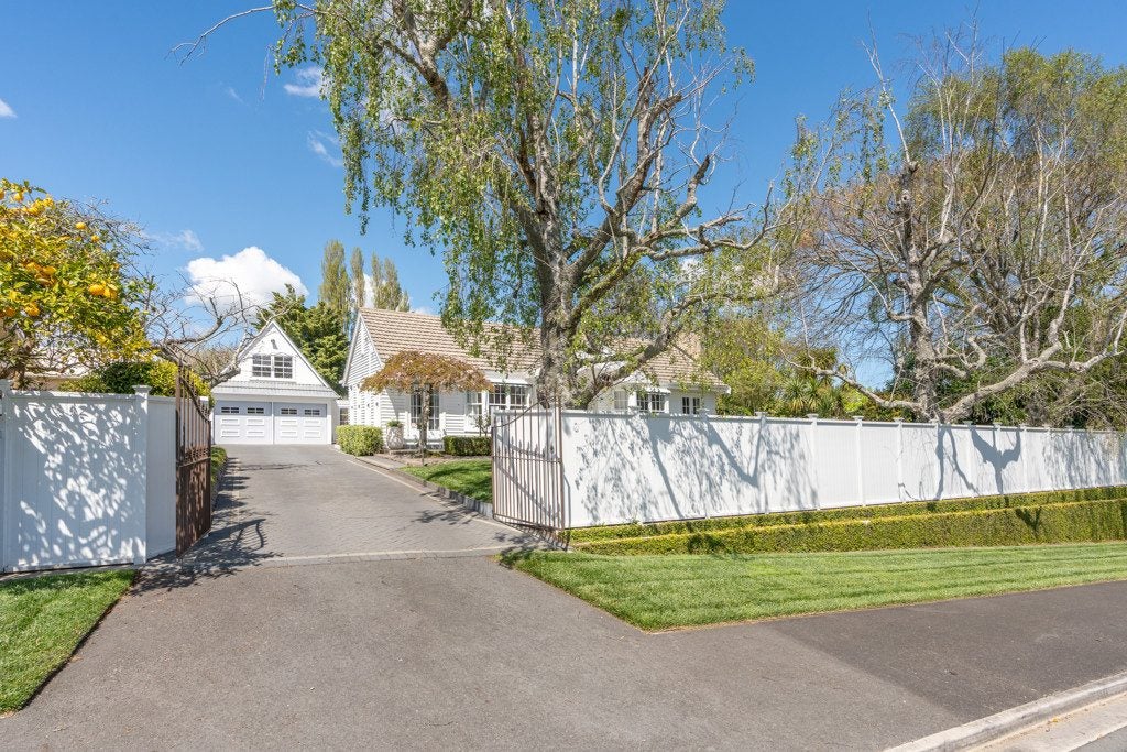 10 Woodstock Road, Fairfield, Hamilton - Carousel 2