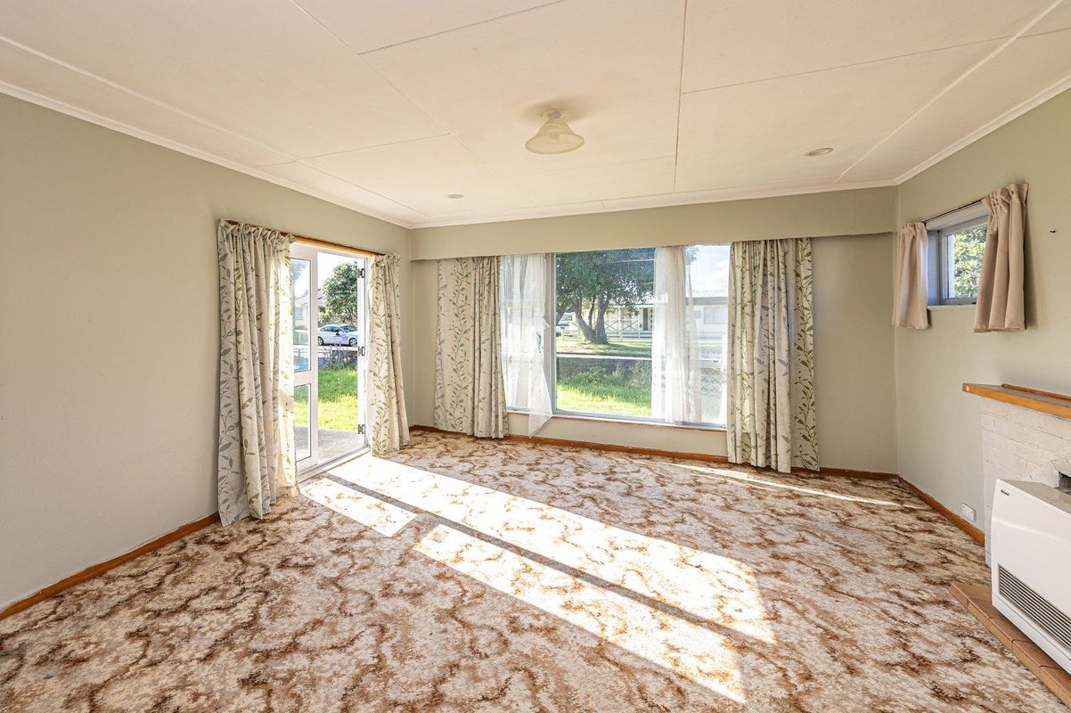 67 Thatcher Street, Castlecliff, Whanganui - Carousel 2