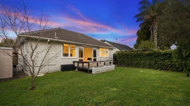 1B Bellgrove Place, Avondale, Auckland - Carousel 1