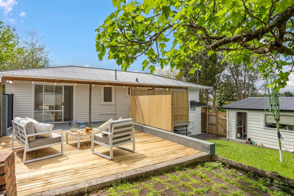 17 Liddell Street, Hillcrest, Auckland - Carousel 1