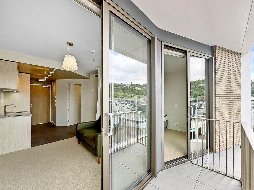 106/2 Campbell Terrace, Petone, Lower Hutt - Carousel 2