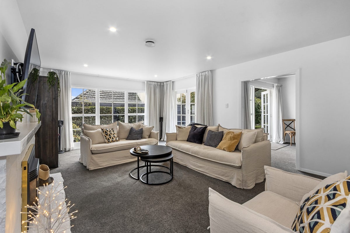 17A Dinton Street, Russley, Christchurch - Carousel 2