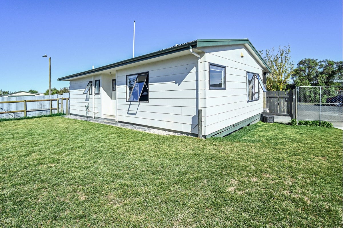 2 Tarbet Street, Flaxmere, Hastings - Carousel 1