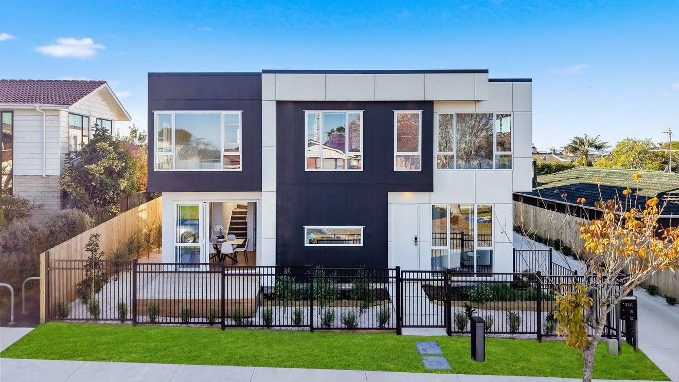33 Sorrel Crescent, Bucklands Beach, Manukau City, Auckland - Carousel 1