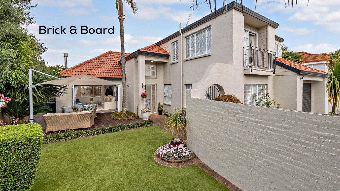 25B Ben Nevis Place, Northpark, Auckland - Carousel 1