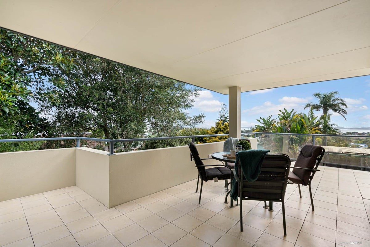 8 The Way, Beachlands, Auckland - Carousel 1
