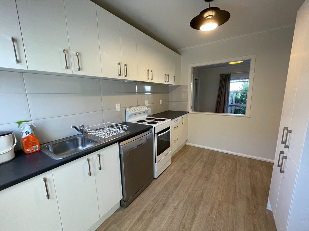 2/7 Hartland Avenue, Glendowie, Auckland - Carousel 2
