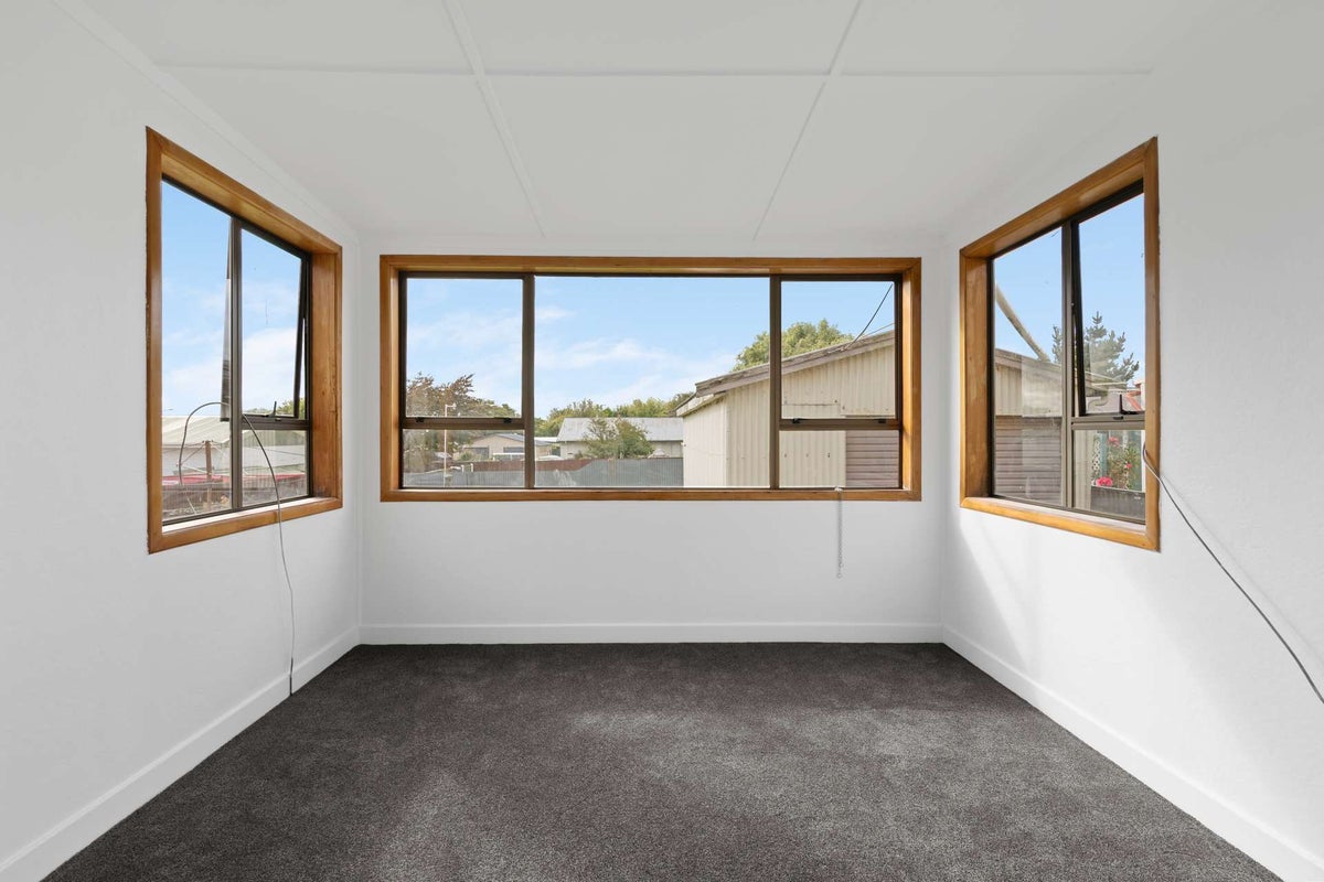 60 Centre Street, Strathern, Invercargill - Carousel 2