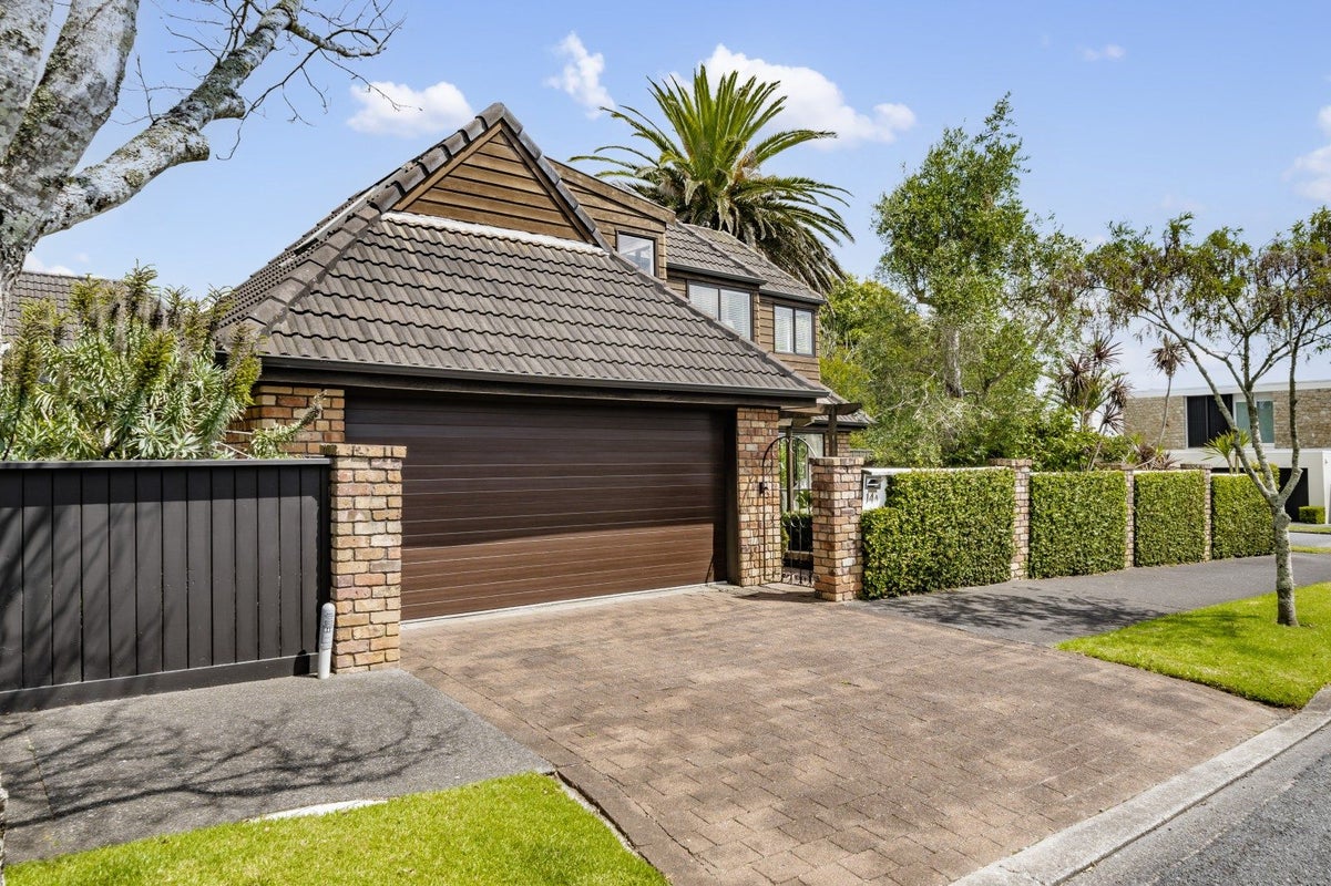14A Burwood Crescent, Remuera, Auckland - Carousel 1