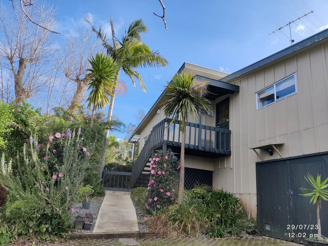 9 John Gill Road, Cockle Bay, Auckland - Carousel 1