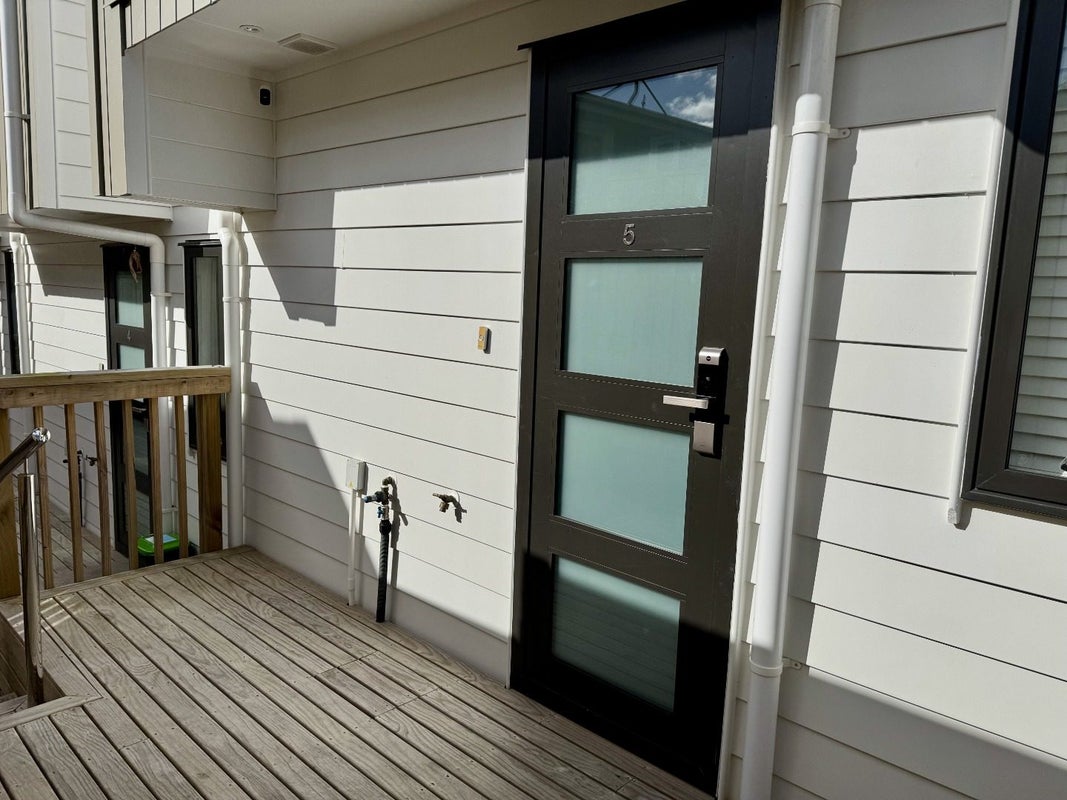 5/24 Tomo Street, New Lynn, Auckland - Carousel 2