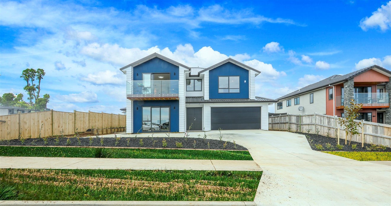 18 Hutukawa Drive, Beachlands, Auckland - Carousel 1