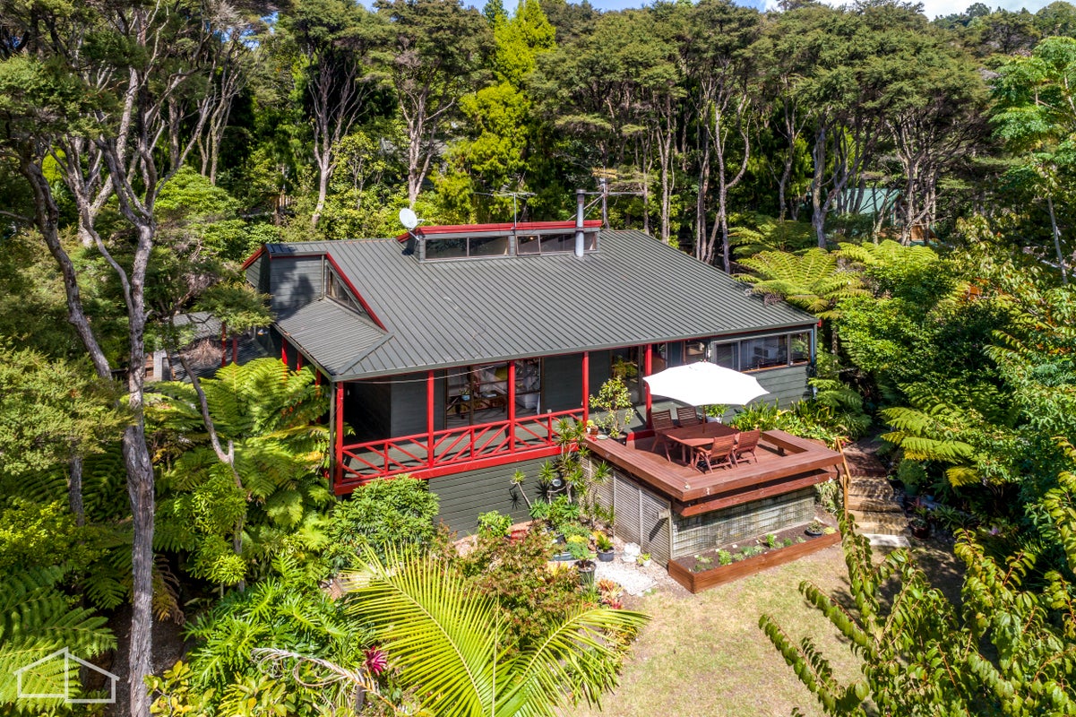 1 Kaurimu Rise, Titirangi, Auckland - Carousel 2