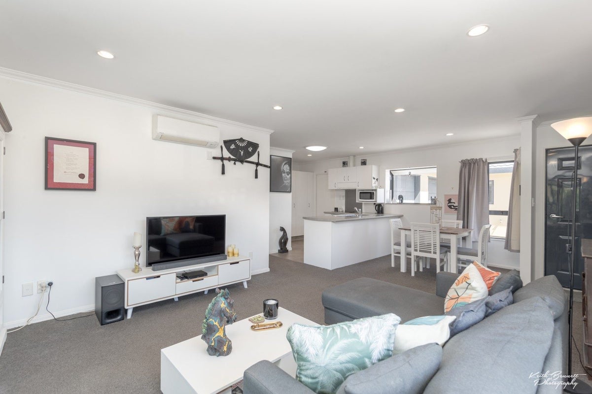 7/58A MOLESWORTH ST, TAITA, LOWER HUTT - Carousel 2