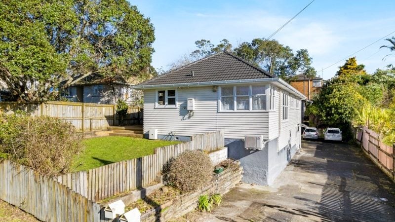 17 Glass Road, Mount Roskill, Auckland - Carousel 1