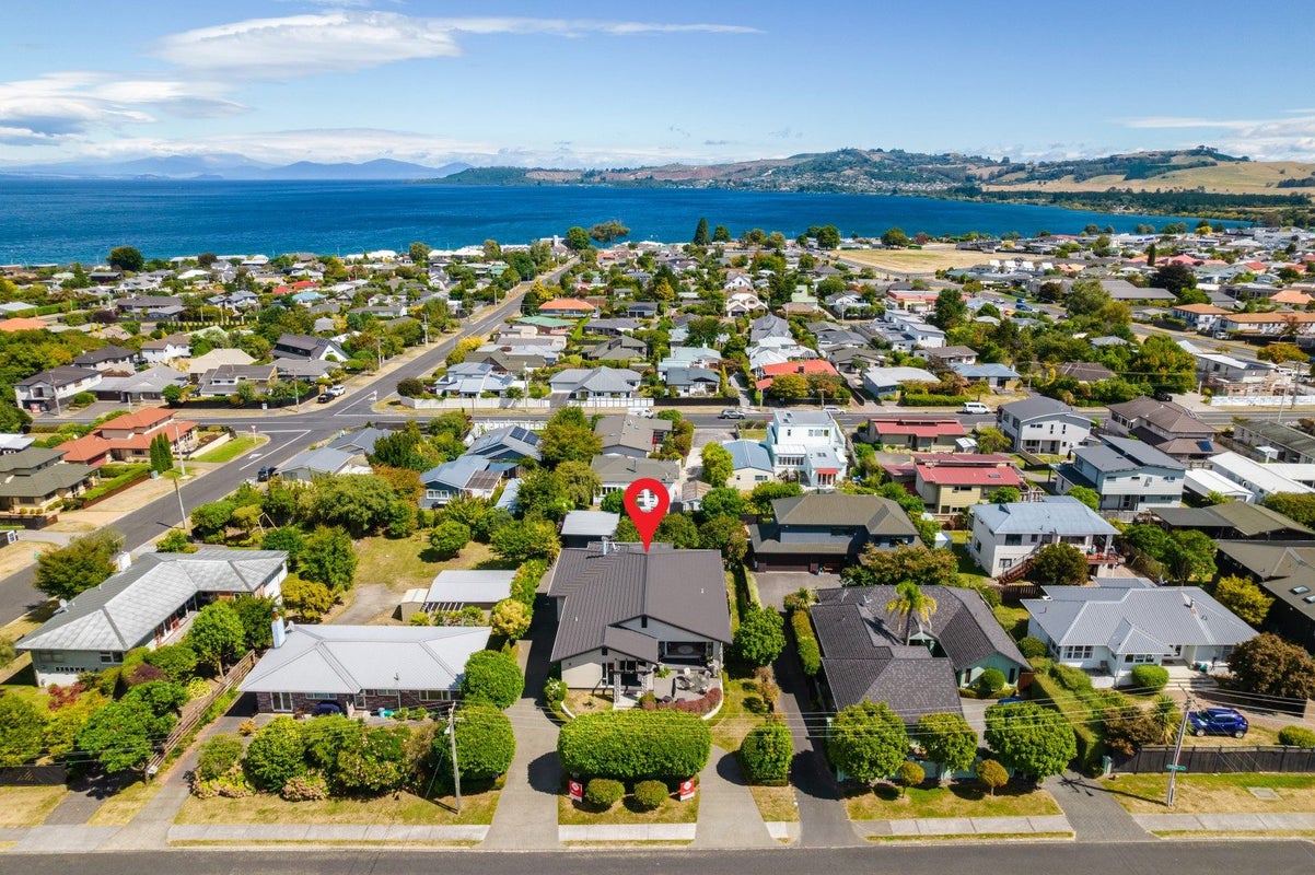 17 Gillies Avenue, Taupo, Taupo - Carousel 31