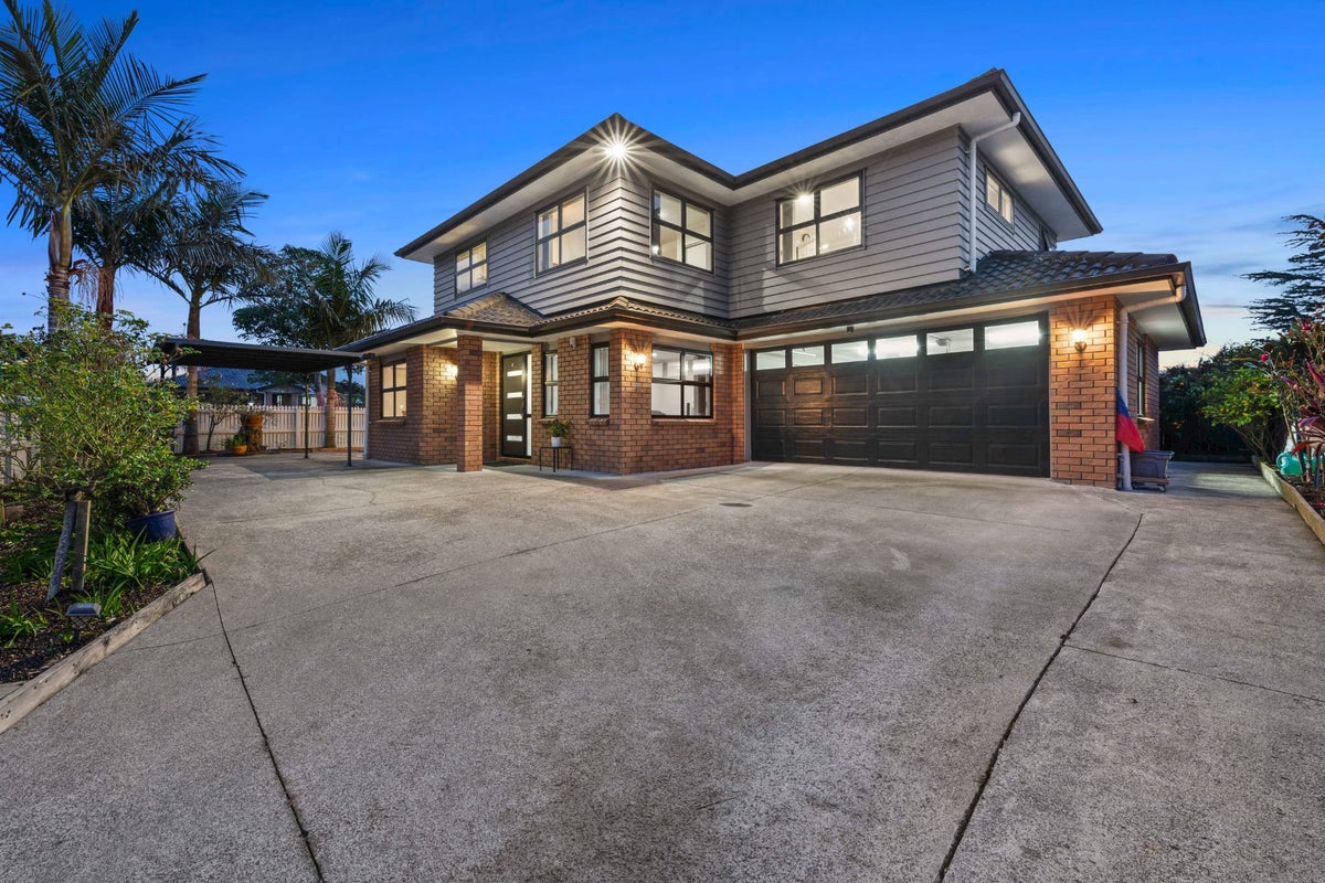 2 Heathberry Close, Papatoetoe, Auckland - Carousel 2