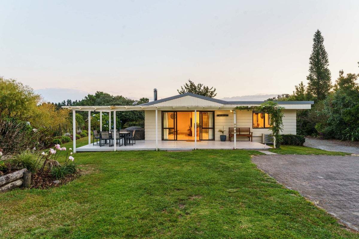 452 Poripori Road, Lower Kaimai, Tauranga - Carousel 2