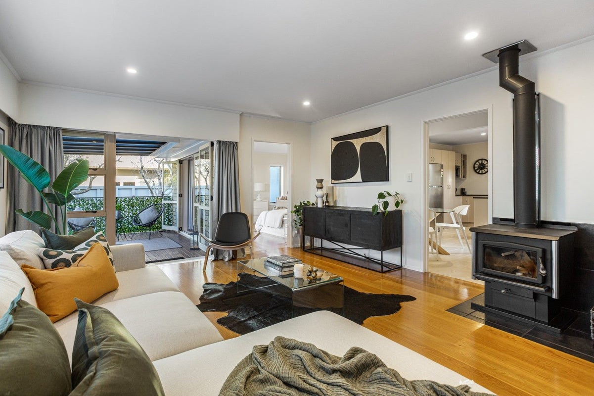 3/6 Trafalgar Road, Milford, Auckland - Carousel 2