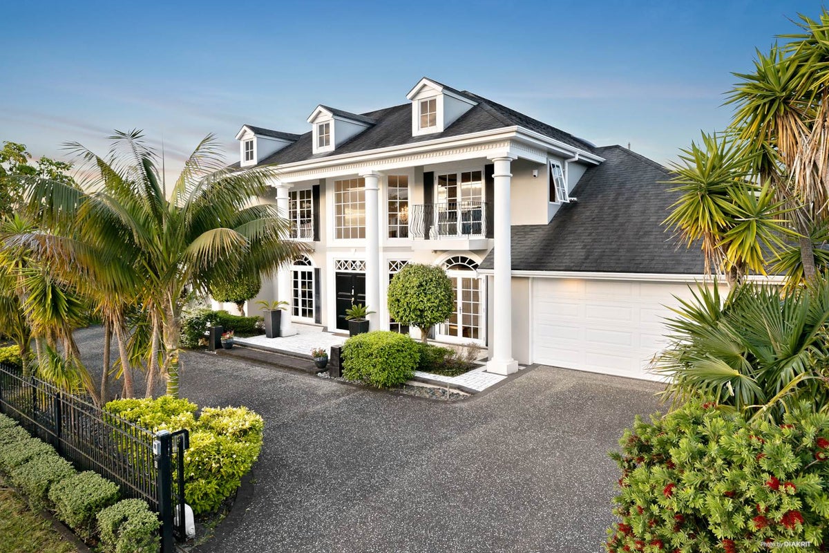 7 Haven Crest, Somerville, Auckland - Carousel 1