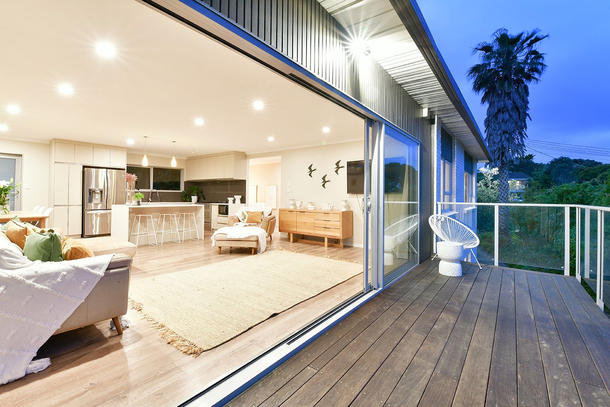 1/9 Auld Street, Torbay, Auckland - Carousel 1