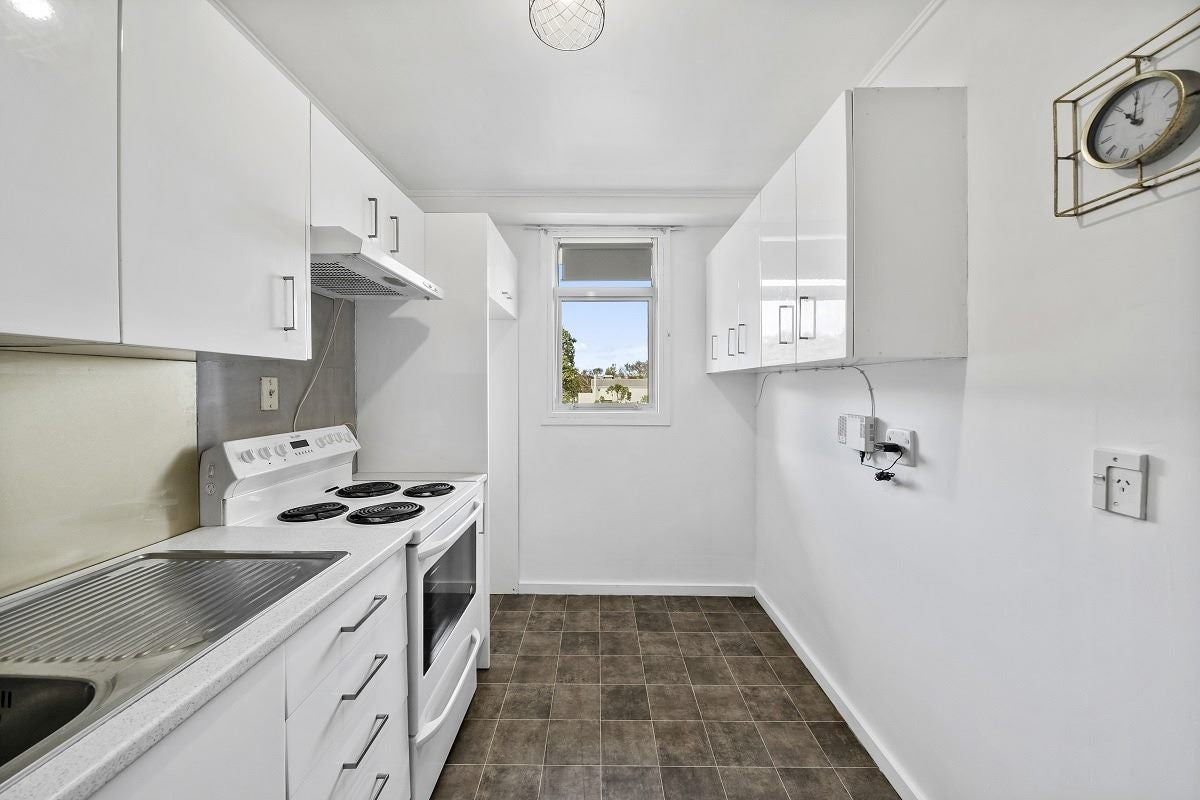 5/41 Barber Grove, Moera, Lower Hutt - Carousel 2