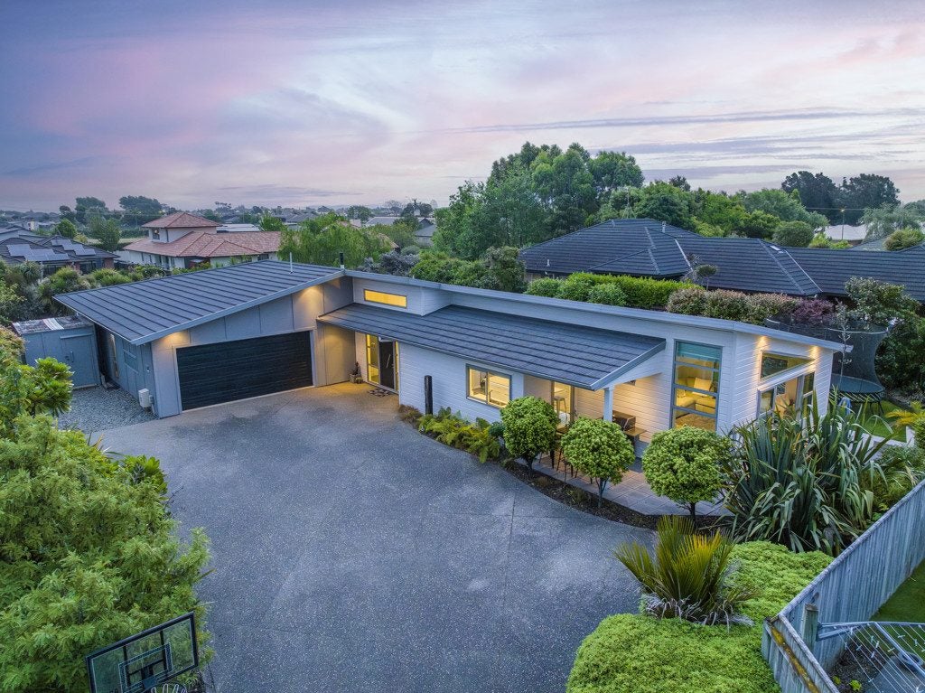 11 Otupoa Way, Paraparaumu - Carousel 1