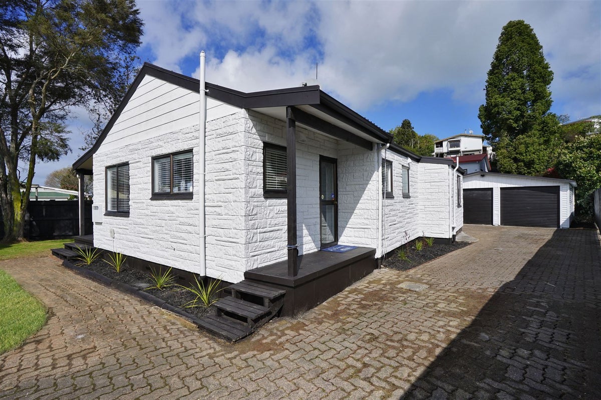 211 Whatawhata Road, Dinsdale, Hamilton - Carousel 15