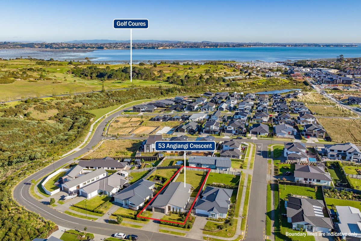 53 Angiangi Crescent, Beachlands, Auckland - Carousel 1