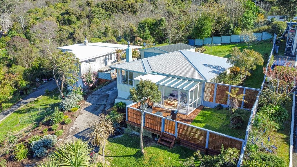 12 Hinau Street, Ravensbourne, Dunedin - Carousel 2