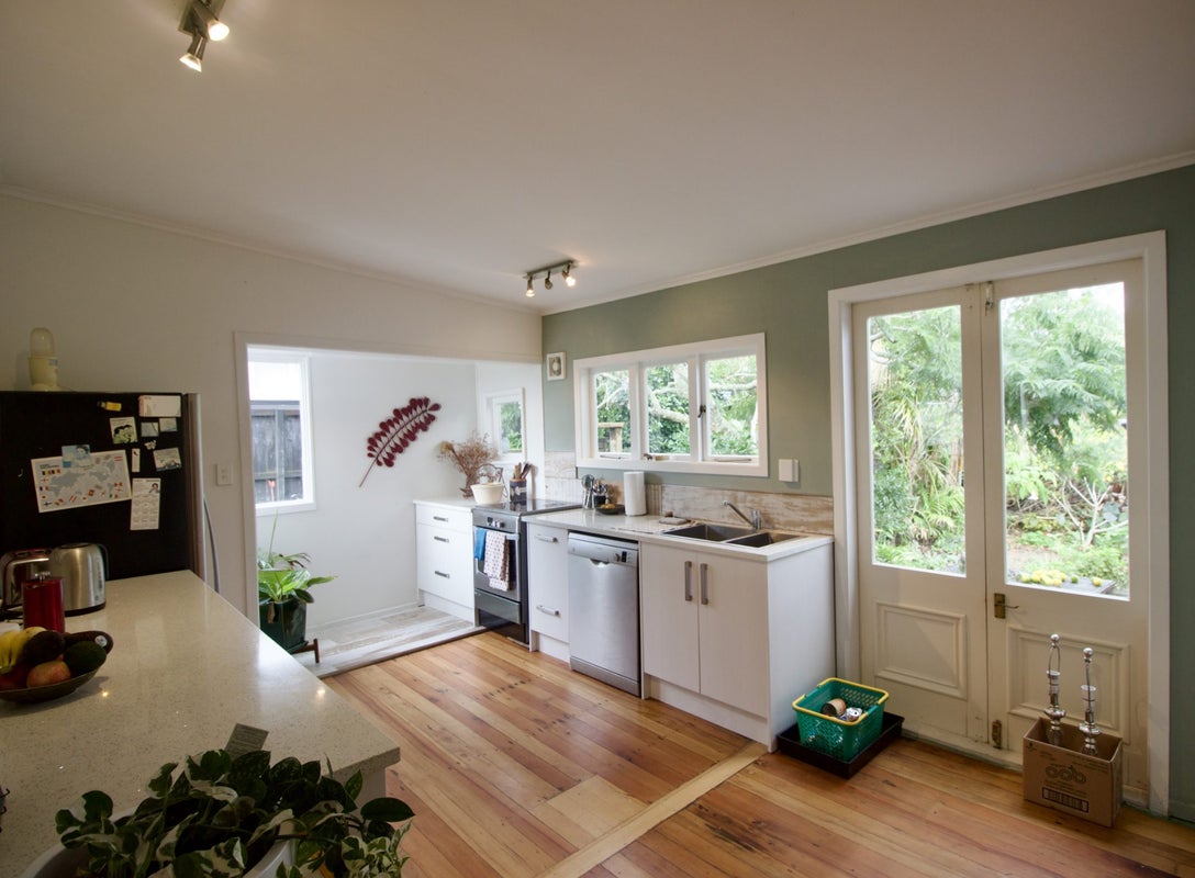 1/6 Spencer Road, Pinehill, Auckland - Carousel 2