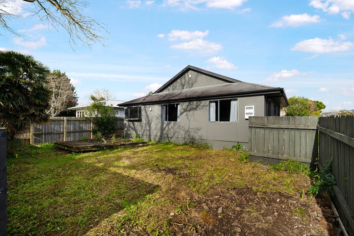 12A Mead Street, Avondale, Auckland - Carousel 15