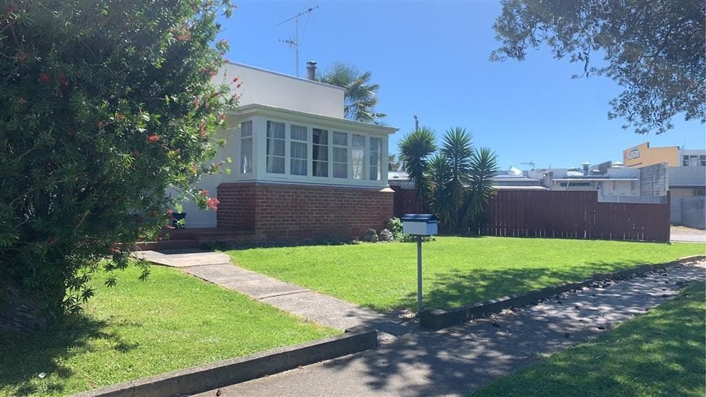 1 Bedford Road, Marewa, Napier - Carousel 1