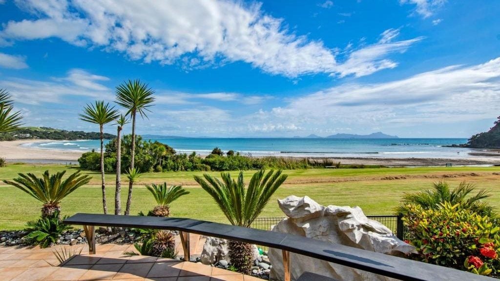 10 Breadalbane Place, Langs Beach, Waipu - Carousel 1