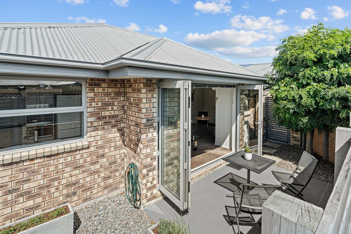 80A Trafalgar Street, St Albans, Christchurch - Carousel 2
