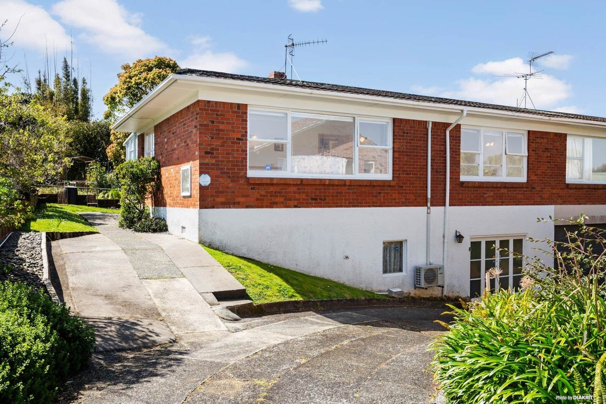 1/16 Fowler Street, Northcote, Auckland - Carousel 2